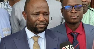 Modernisation de l’administration : Faya Bourouno présente le projet de guichet unique aux 13 maires de Conakry