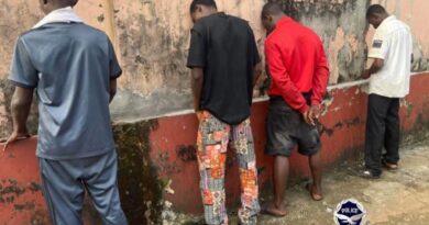 Vol de véhicules à Conakry : quatre suspects interpellés par la police